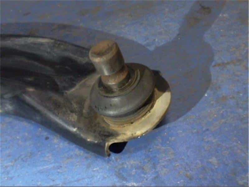 [Used]Front Right Lower Control Arm NISSAN Serena 2009 DBACC25