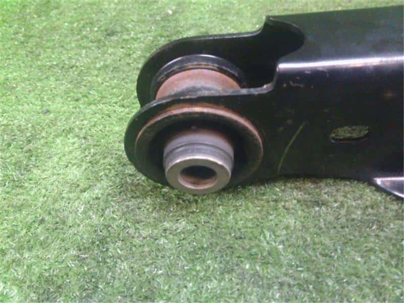 [Used]Rear Right Lower Control Arm TOYOTA Prius 2022 6AAZVW55