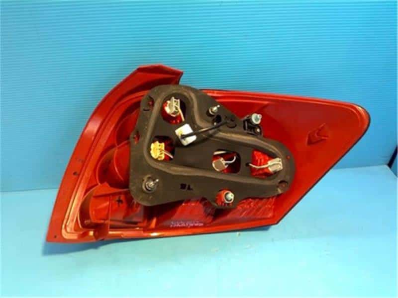 [Used]Left Tail Light TOYOTA Auris 2009 DBAZRE154H 815601E010 BE