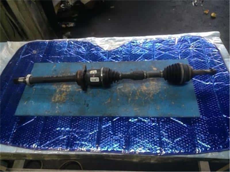 [Used]Front Right Drive Shaft TOYOTA Voxy 2011 DBAZRR70W 4341044042