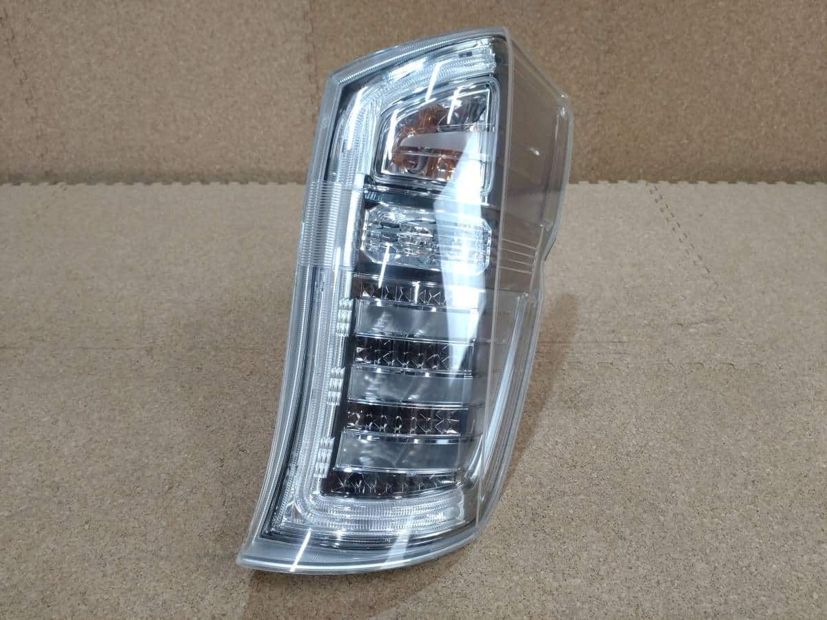 ホンダスパーダ左側テールランプ STANLEY W0587 打刻 J3 RK6