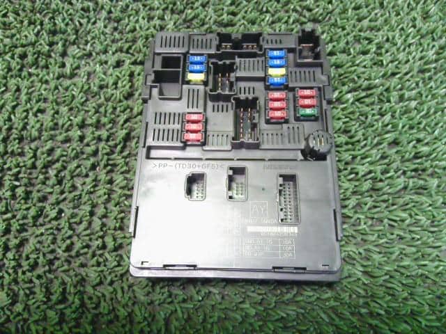 [Used]Fuse Box NISSAN Note 2018 DAA-HE12 284B75WK0A - BE FORWARD Auto Parts