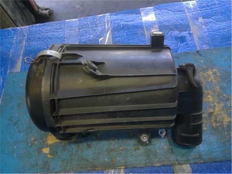 [Used]Air Cleaner Assembly TOYOTA Hiace Van 2007 CBFTRH200K 1770075481