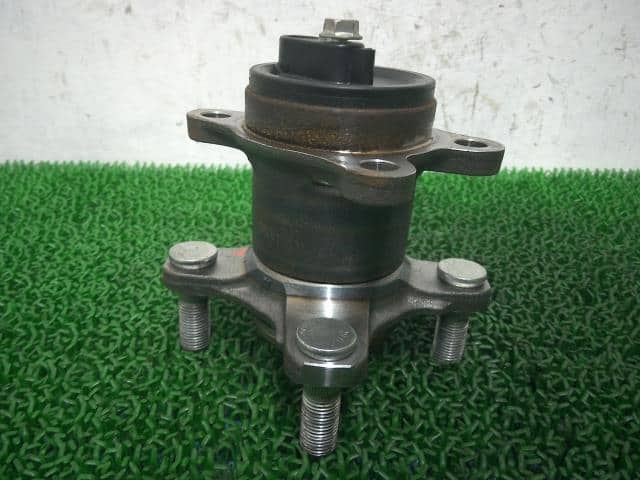 [Used]Rear Wheel Hub SUZUKI Wagon R 2022 5AA-MH95S - BE FORWARD Auto Parts