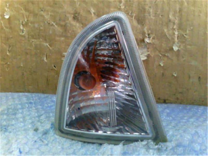 Used]Toyota Genuine Aqua NHP10 Right turn signal lamp 81511-52030