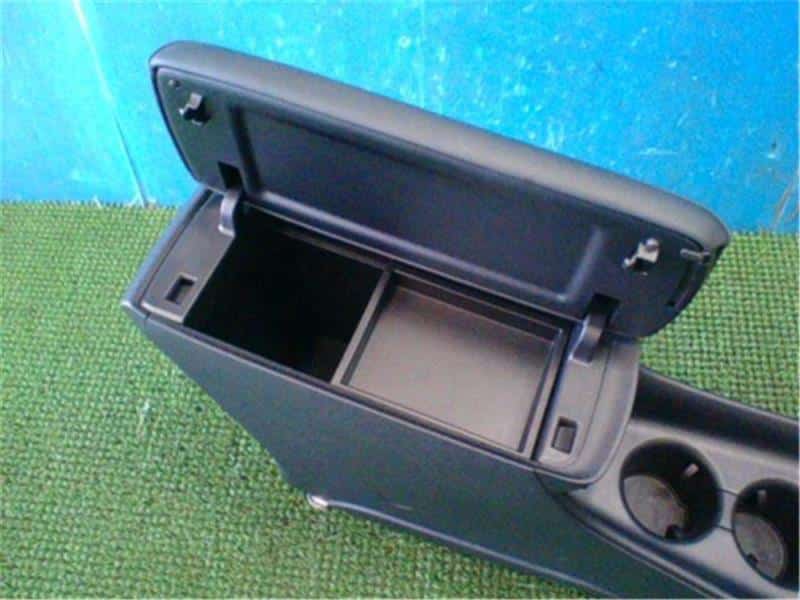 [Used]Console Box TOYOTA Prius 2017 DAAZVW50 BE FORWARD Auto Parts