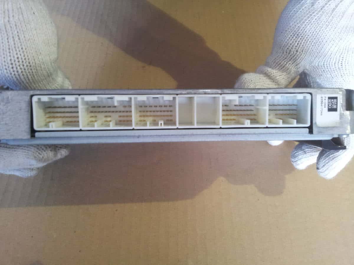 Used]Hino RAMGER JO8E 89561-1160A Engine Control Unit / ECU R5-6-7 