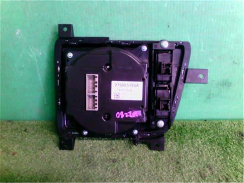 [Used]Nissan Genuine NV350 Caravan VR2E26 airconditioner switch panel