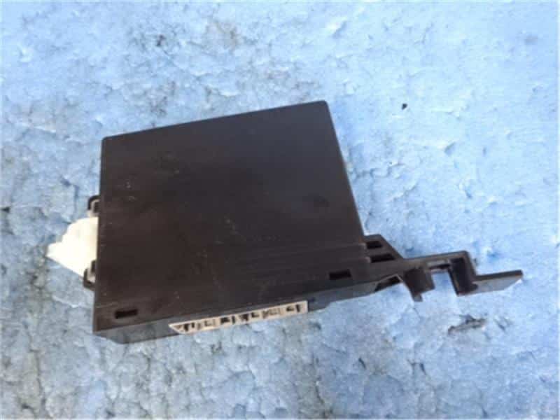 Used]Daihatsu Genuine move LA110S Transmission Computer 89530
