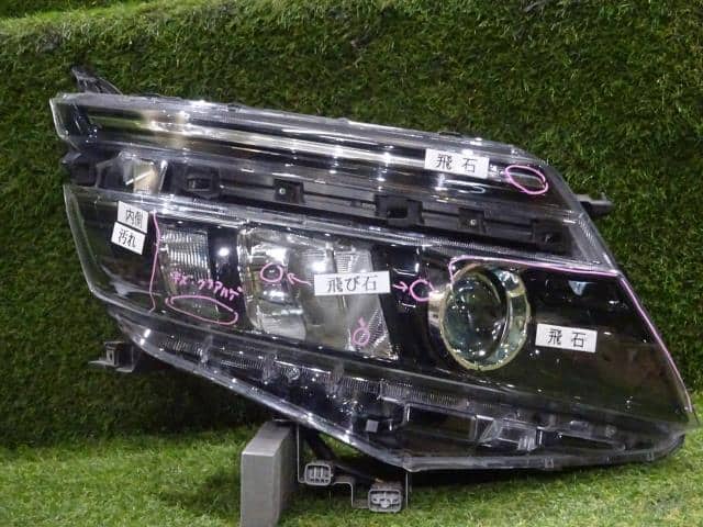 トヨタ ヘッドランプ 81130-28D21 Used]Right Headlight TOYOTA Voxy 2016 DBA-ZRR80G 8113028D21 - BE
