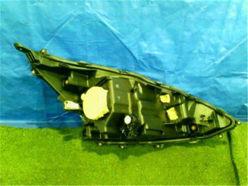 Used]Left Headlight TOYOTA Aqua 2019 DAA-NHP10 8117052M10 - BE