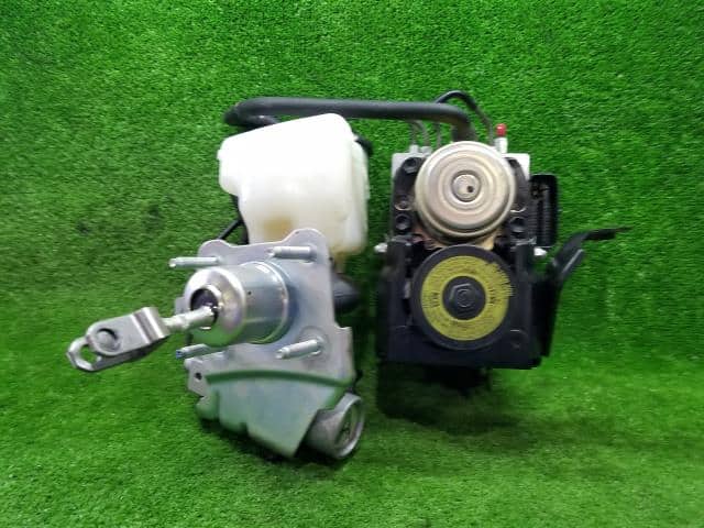Used]ABS Actuator TOYOTA Crown 2013 DAA-AWS210 4451030250 - BE