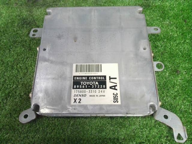 ヒノ　デュトロ　TOYOTA ダイナ エンジンECU 89561-37210 ヒノ デュトロ TOYOTA ダイナ エンジンECU 89561-37210 - WWW