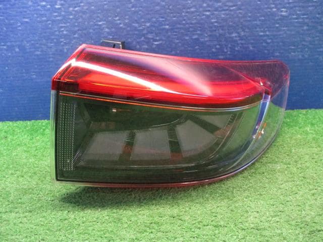 Used]Right Tail Light HONDA Vezel 2021 6BA-RV3 335003M0J01
