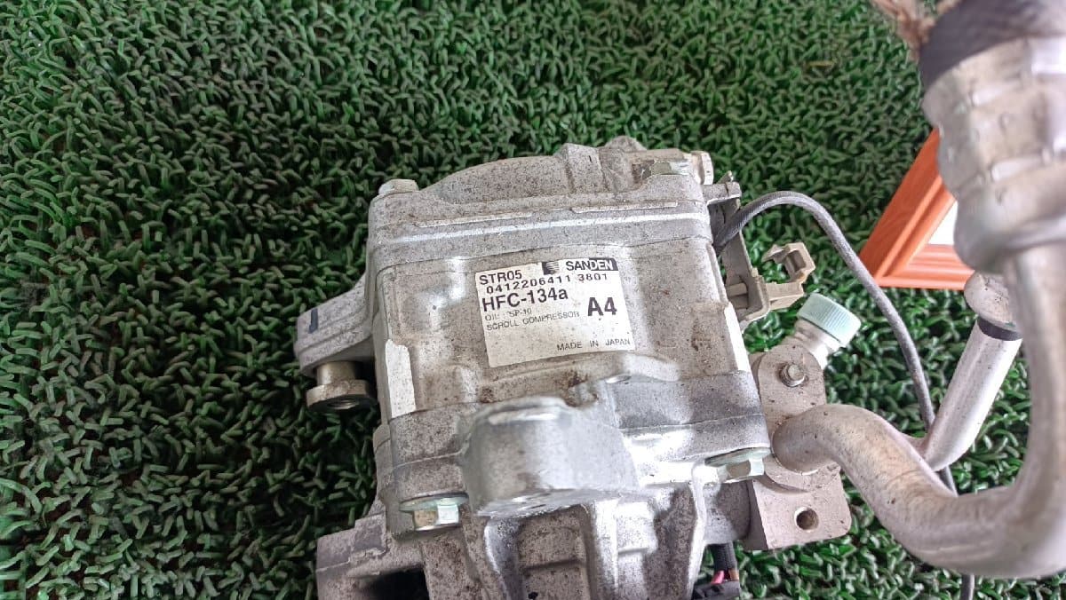 [Used]Honda airconditioner compressor NWGN custom DBAJH1 2014