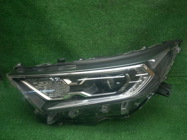 Used]Left Headlight TOYOTA RAV4 2020 6AA-AXAH54 8118542A23 - BE