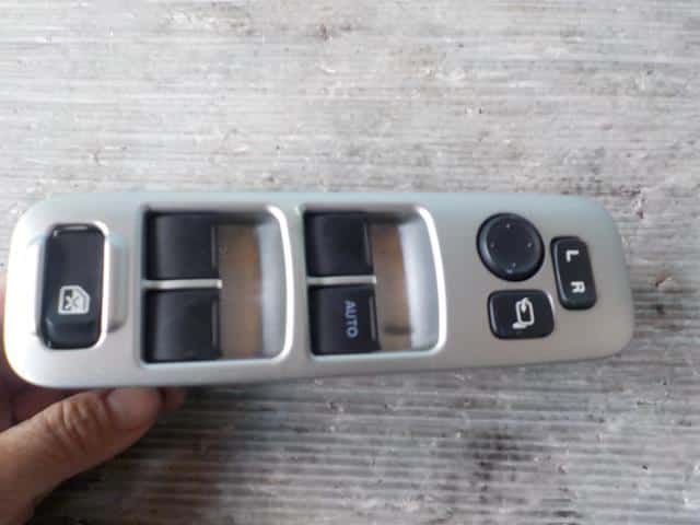 Used]Power Window Switch SUZUKI Every 2012 ABA-DA64W - BE FORWARD