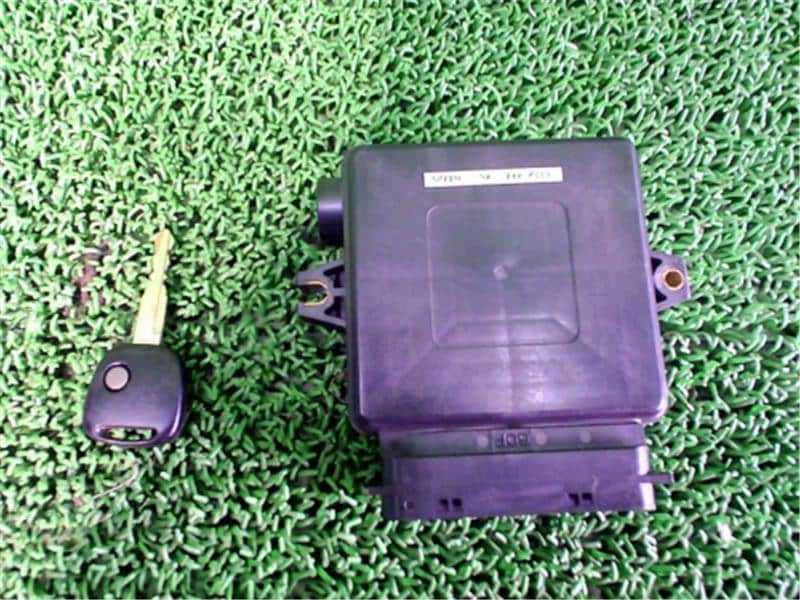 Used]Engine Control Unit / ECU SUZUKI Jimny 2005 ABA-JB23W