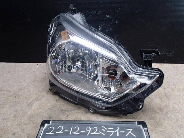 Used]Right Headlight DAIHATSU Mira e-s 2018 5BA-LA360S 81130B2660
