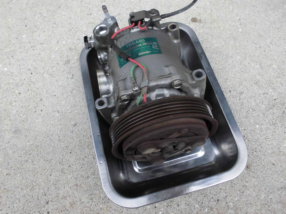 [Used]AC compressor Late Model airconditioner compressor diva turbo
