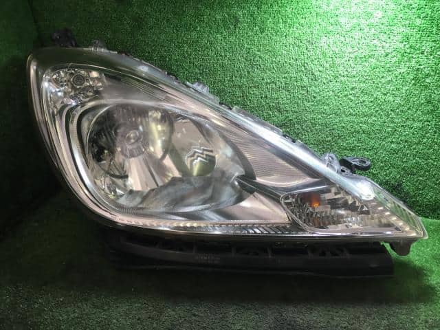 [Used]Fit DAA-GP1 Right Headlight light NH731P 73835 - BE
