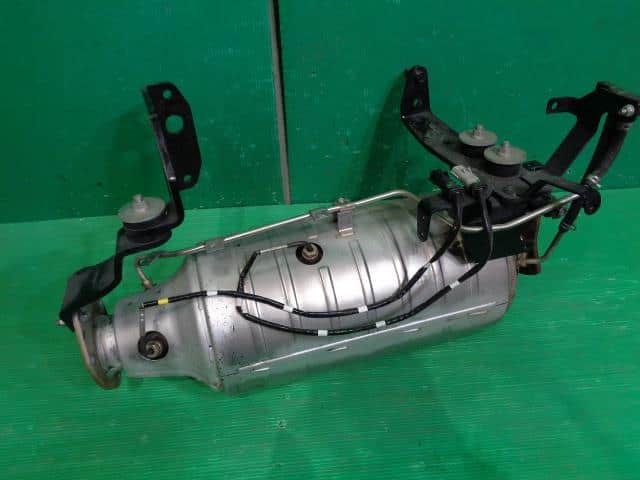 Used]Catalyst Mitsubishi Fuso 2021 2PG-FEB90 ML239045 - BE FORWARD