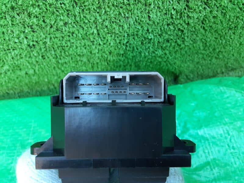 [Used]Power Window Switch HONDA Fit 2009 DBAGE6 BE FORWARD Auto Parts