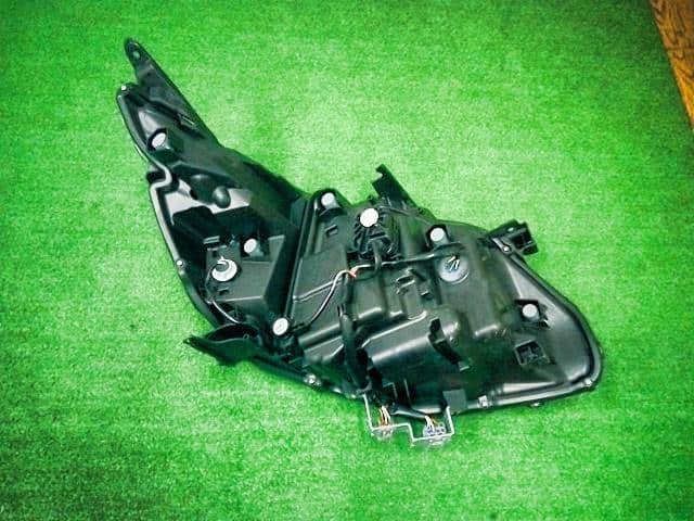 [Used]Left Headlight TOYOTA Voxy 2019 DBA-ZRR80W 8117028J10 - BE ...