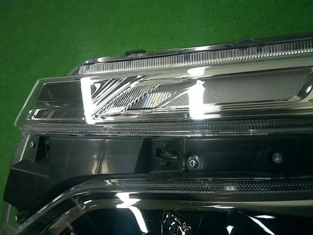 [Used]Left Headlight TOYOTA Voxy 2019 DBA-ZRR80W 8117028J10 - BE ...