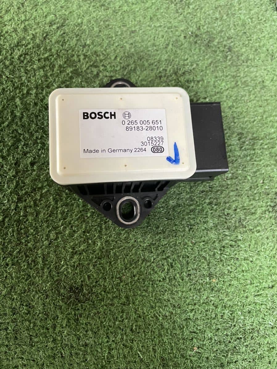 ヴェルファイア DBA-ANH20W ヨーレートセンサー 202 89183-28010