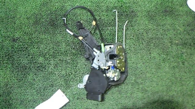 [ebay][Used]Door Lock Solenoid TOYOTA Altezza 2003 TA-GXE10 6911053010 ...