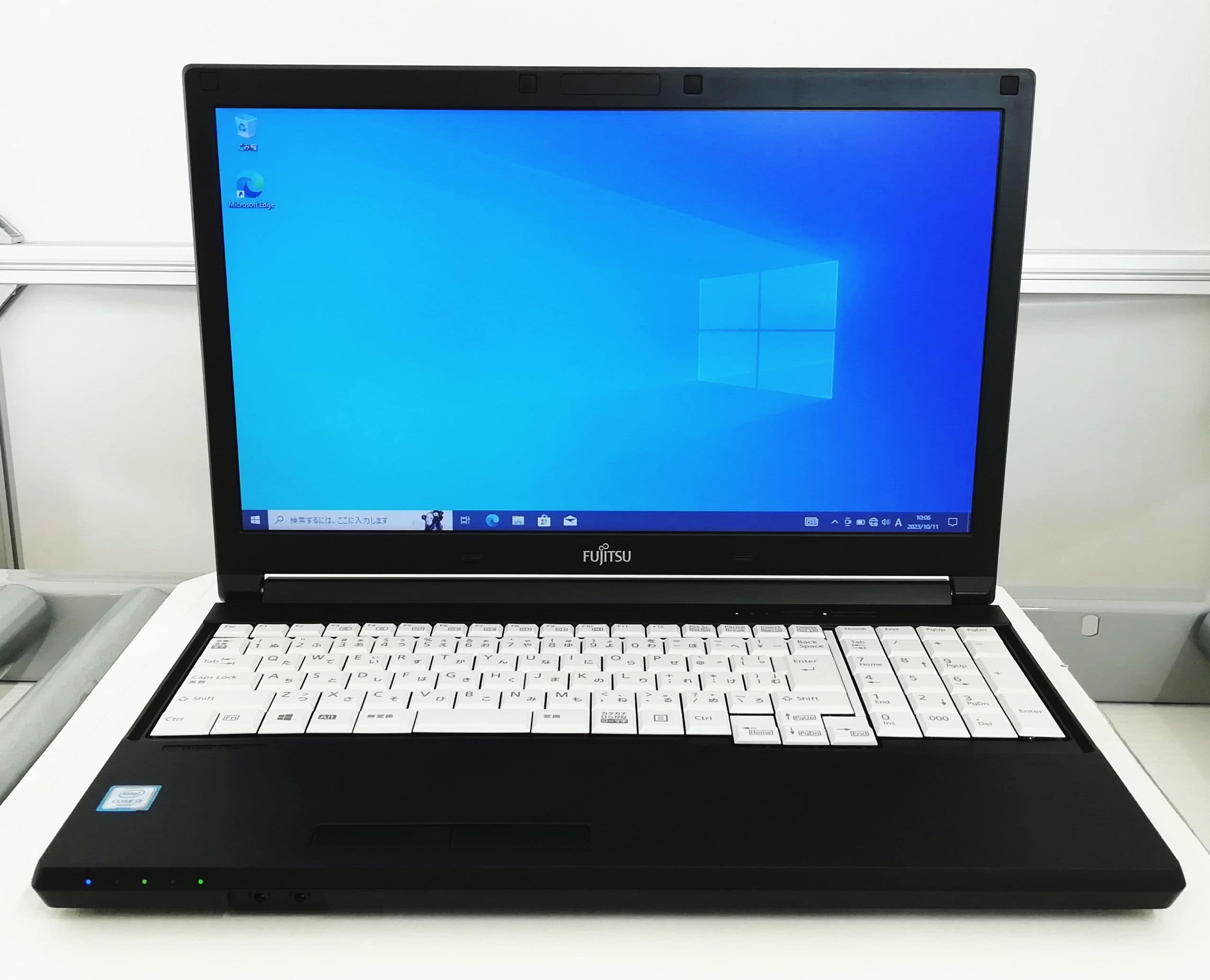 [Used]Fujitsu 　 FUJITSU LIFEBOOK A576/PX Core i3 6,100 U memory 8GB 　 SSD  2.5 inches 256GB Windows 10 Pro 64bit 　 Bluetooth USB3.0 HDMI connection