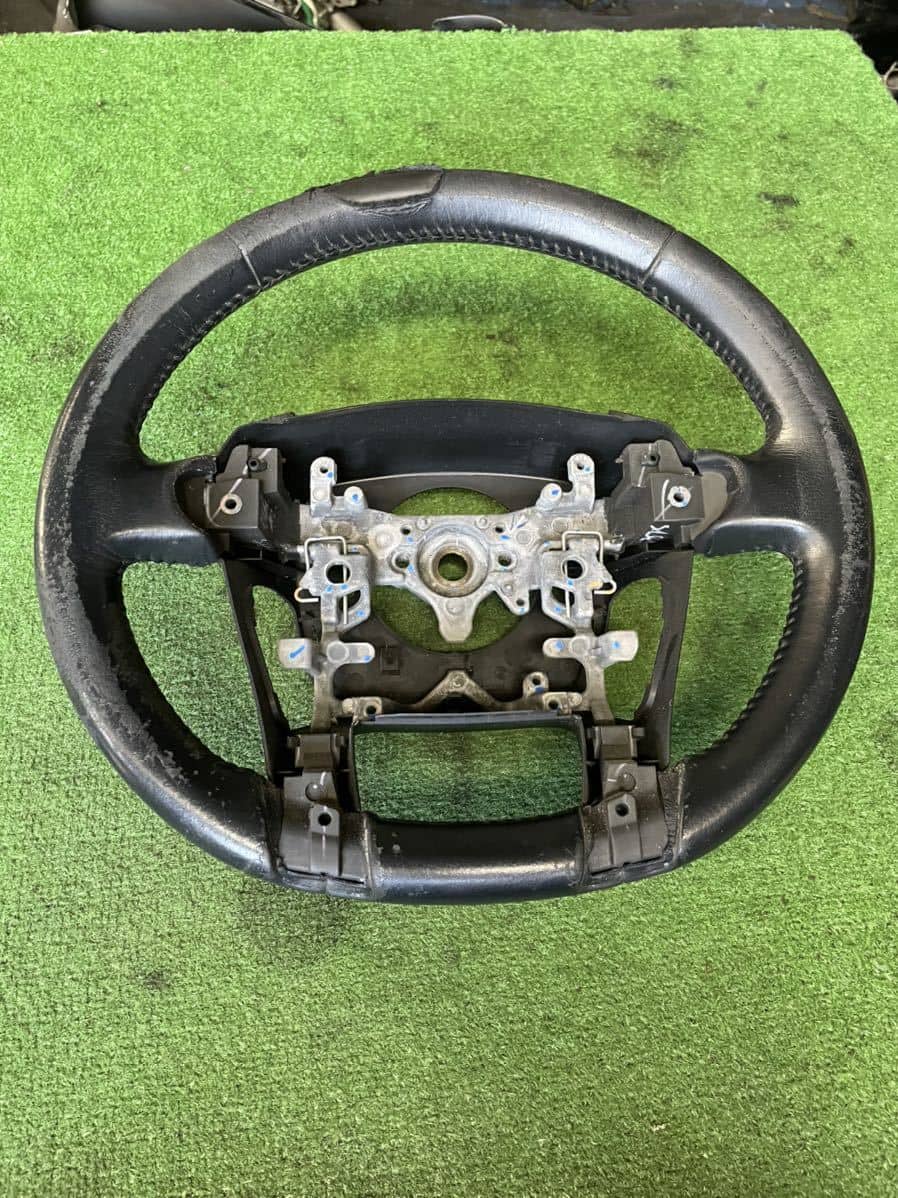 [Used]233 Toyota ZVW 30 Prius Genuine genuine leather leather steering  steering wheel J-2