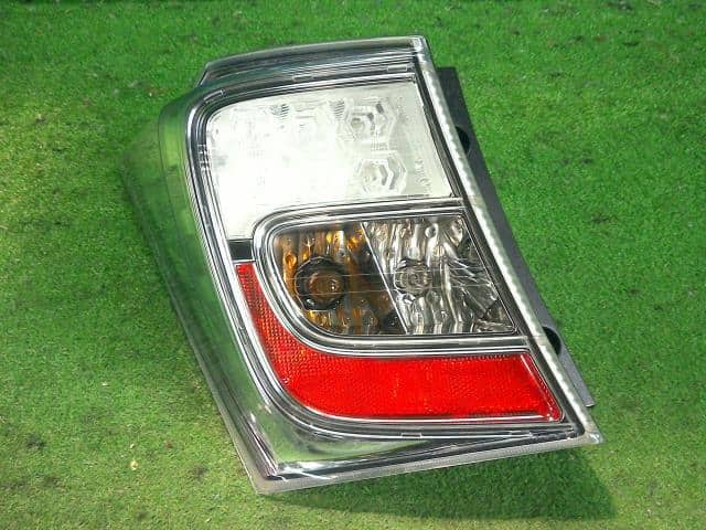 Used]Freed DAA-GP3 Left Tail Lamp hybrid just selection six LEA