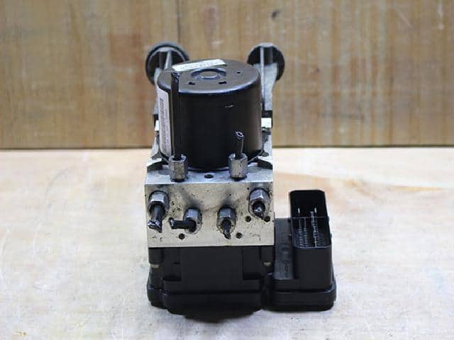 Used] ABS Control Module CHRYSLER 300C 2012 P68157545AB - BE