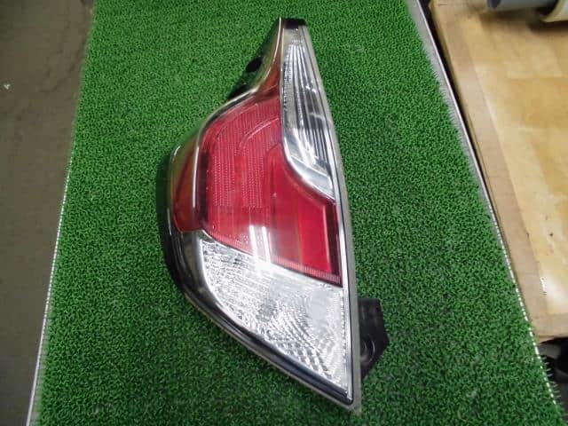 Toyota aqua outlet tail light cover