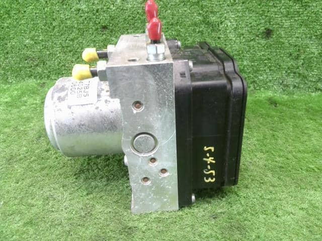 Used]ABS Actuator HONDA Vezel 2014 DAA-RU3 57110T7BJ53 - BE