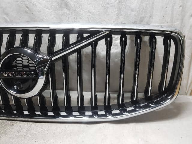 Used]Radiator Grille VOLVO XC60 2020 31416623 - BE FORWARD Auto Parts
