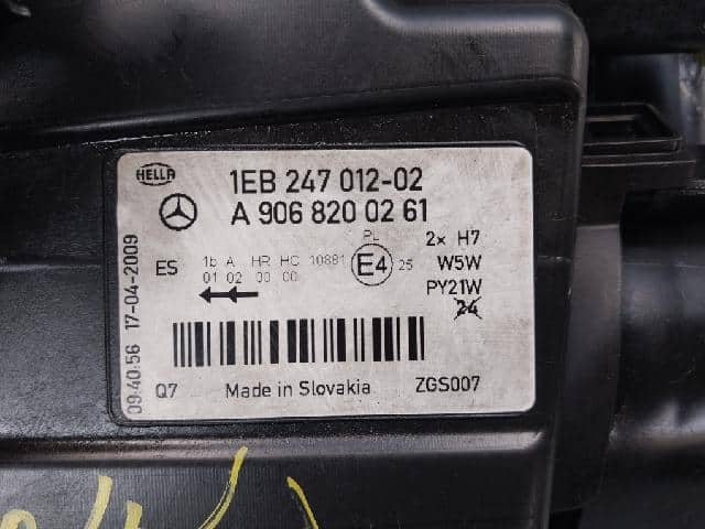 Used]Right Headlight MERCEDES-BENZ 2014 A 906 820 02 61 - BE