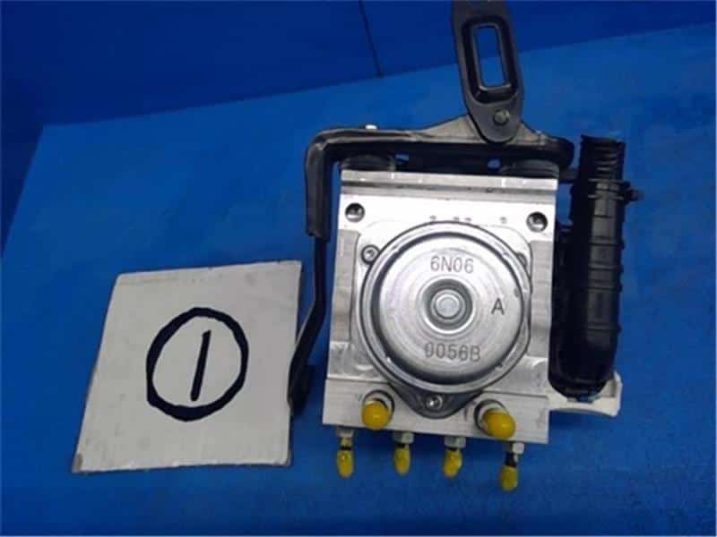 Used]ABS Control Module HONDA Vezel 2016 DAA-RU3 57110T7BN12 - BE