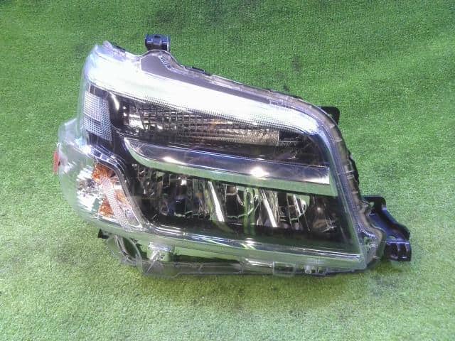 Used]Right Headlight DAIHATSU Hijet 2021 3BD-S331V 81130B5170 - BE
