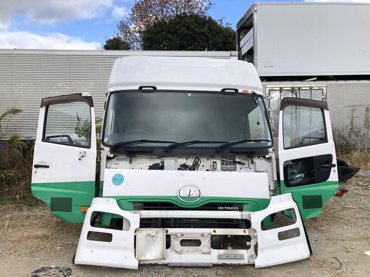 [Used]1B142I Nissan UD torakkusukuon QKGGK6XAB corner panel Left