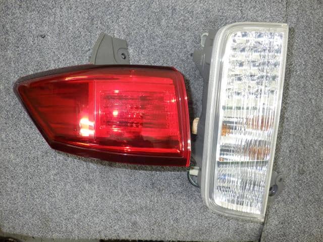 パーツ TE52 NISSAN ELGRAND back light TE52 NISSAN ELGRAND back light