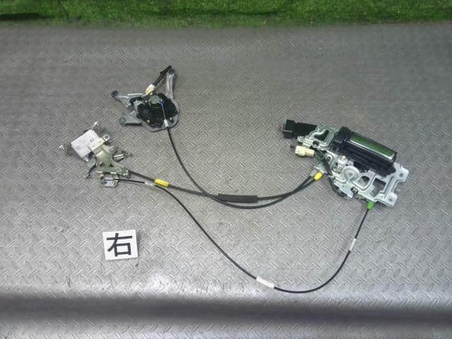 Used]Rear Right Door Lock Actuator TOYOTA Alphard 2012 DBA-ANH20W