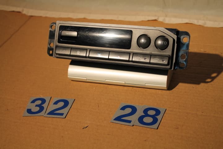 Used]K-551-3 Nissan R33 Skyline Genuine air-conditioner switch