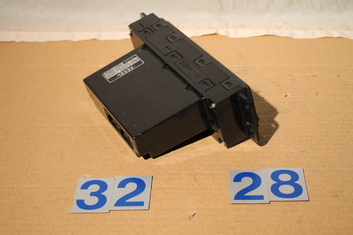 Used]K-551-3 Nissan R33 Skyline Genuine air-conditioner switch