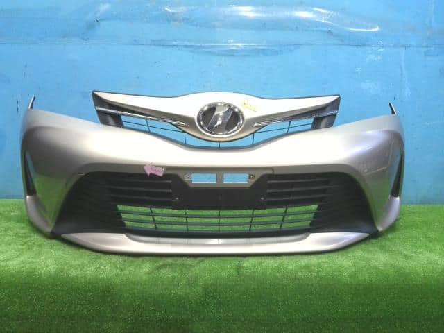 車のパーツ Toyota vitz 2015 Used]Front Bumper TOYOTA Vitz 2015 DBA-KSP130 5211952760E0 - BE