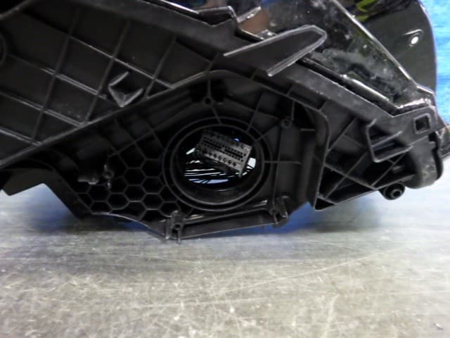 Used]3768 Audi Q3 F3 83A Right light LED 83A.941.036.D Good