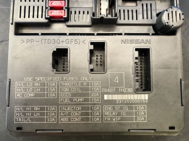 [Used]Fuse Box March K13 Nissan HR12 284B7-1HZ3B in the IPDM engine room