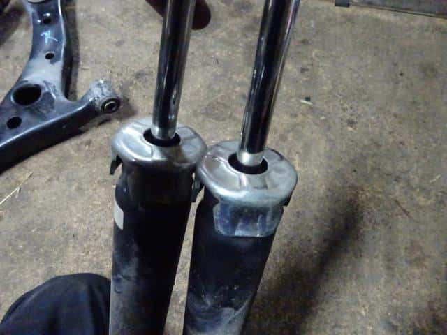 [Used]Rear Right Shock Absorber TOYOTA Voxy 2011 DBA-ZRR70G 4853180761 ...